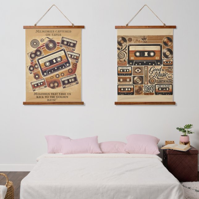 Ensemble de deux tapisseries murales (Chambre à coucher)