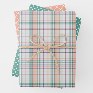 Ensemble de feuilles d'emballage cadeau à carreaux