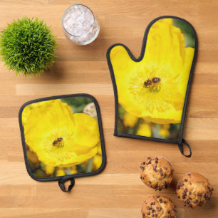 Ensemble De Gant De Cuisine Et De Manique Abeille baignée de jaune 