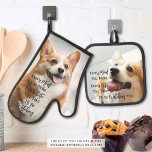Ensemble De Gant De Cuisine Et De Manique Amoureux des chiens Funny Chien Dit Photo<br><div class="desc">Drôle chien amant mitt four et potholder set (également vendu séparément) avec une photo sur chaque et le dicton chaque REPAS QUE VOUS FAITES, CHAQUE BITE QUE VOUS PRENEZ, JE VOUS REGARDERAI. Modifiez la couleur du texte pour vous démarquer sur votre photo dans EDIT (en noir). Fait un cadeau amusant...</div>