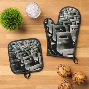 Ensemble De Gant De Cuisine Et De Manique Chaises grises monochromes 