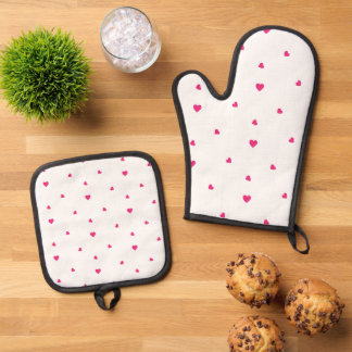 Ensemble De Gant De Cuisine Et De Manique cœur