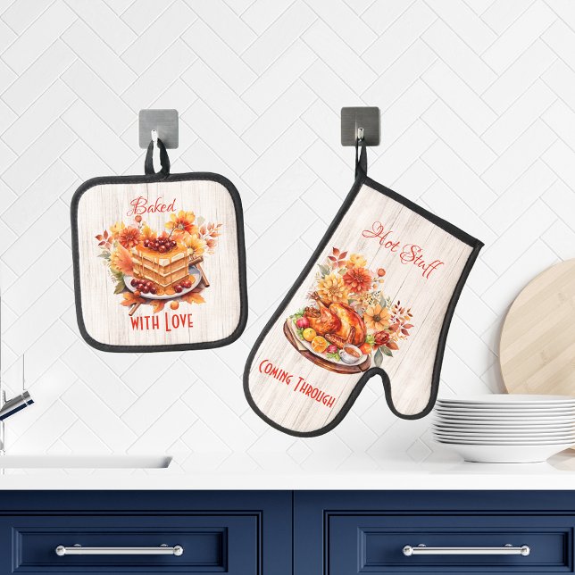 Ensemble De Gant De Cuisine Et De Manique Cuit avec Amour & Chauffage (Créateur téléchargé)