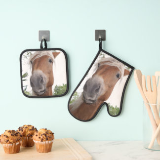 Ensemble De Gant De Cuisine Et De Manique Cute Belge Brouillon Cheval Face