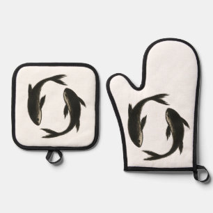 Ensemble De Gant De Cuisine Et De Manique Deux Koi – Poissons au pinceau à encre minimaliste