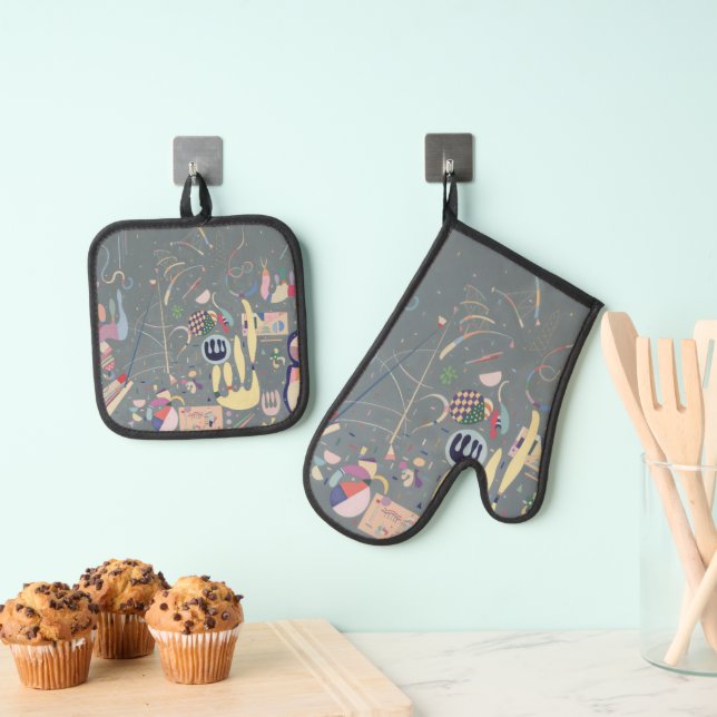 Ensemble De Gant De Cuisine Et De Manique Diverses Actions, Kandinsky  (In situ (suspendu))