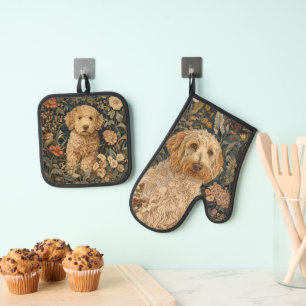 Ensemble De Gant De Cuisine Et De Manique Goldendoodle chien et chiot jardin fleuri