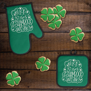 Ensemble De Gant De Cuisine Et De Manique Hugs, baisers et souhaits des Shamrocks Saint-Patr
