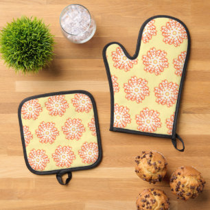 Ensemble De Gant De Cuisine Et De Manique jaune floral