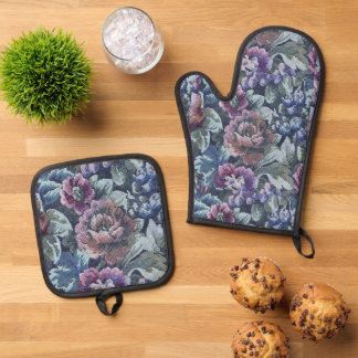 Ensemble De Gant De Cuisine Et De Manique L'image du Motif du canapé floral de grand-mère
