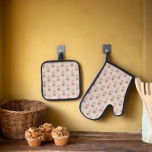 Ensemble De Gant De Cuisine Et De Manique Modèle floral de croix folkloriques ukrainiennes