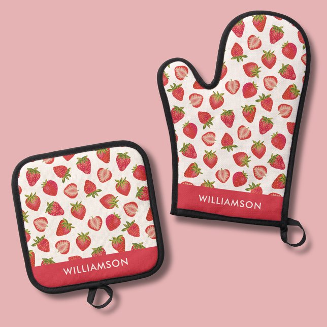 Ensemble De Gant De Cuisine Et De Manique Motif de fraise d'été (Strawberry oven mitt and oven glove.  Personalize with your own name or choice of text.)