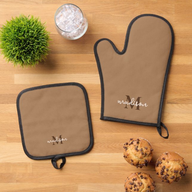 Ensemble De Gant De Cuisine Et De Manique Nom initial monogramme Brown (De haut en bas)