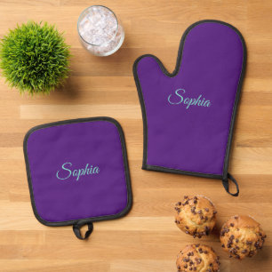 Ensemble De Gant De Cuisine Et De Manique Nom ou monogramme de script sarcelle sur violet pr