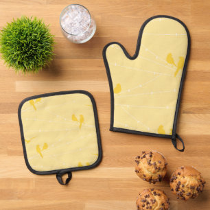 Ensemble De Gant De Cuisine Et De Manique Oiseaux jaunes sur fil