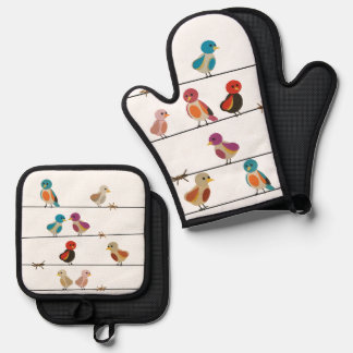 Ensemble De Gant De Cuisine Et De Manique Oiseaux sur un fil