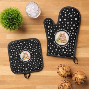 Ensemble De Gant De Cuisine Et De Manique Photo personnalisé avec cercle de perles sur fond 