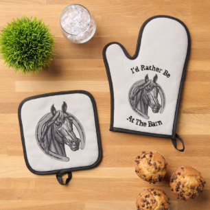 Ensemble De Gant De Cuisine Et De Manique Plutôt Être À Barn Horse Lover Pony Equestrio