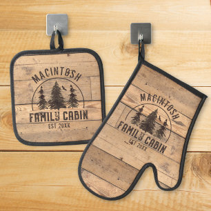 Ensemble De Gant De Cuisine Et De Manique Rustique Nom de famille Cabine Forêt Arbres