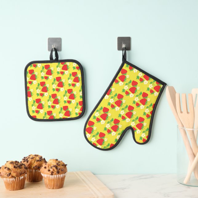 Ensemble De Gant De Cuisine Et De Manique Strawberry and Flowers Pattern Yellow (In situ (suspendu))