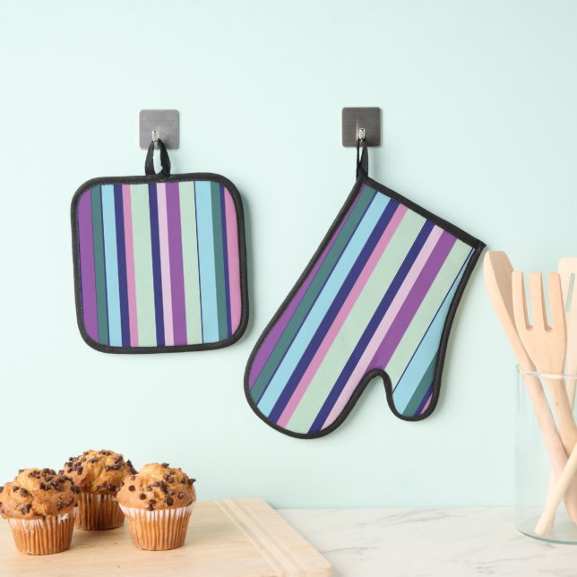 Ensemble De Gant De Cuisine Et De Manique Un (In situ (suspendu))
