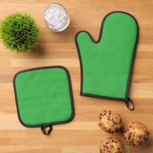 Ensemble De Gant De Cuisine Et De Manique un écran vert avec un arrière - plan blanc