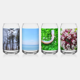 Ensemble de quatre verres à boire sur la nature du