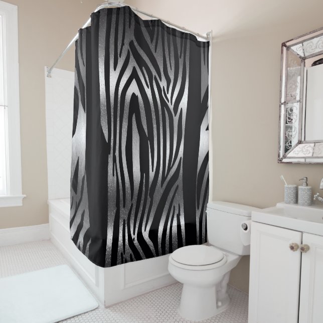 Ensemble de rideaux de douche à rayures noires et  (En situation)