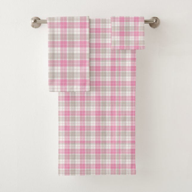 Ensemble de serviettes à carreaux rose et gris (En situation)