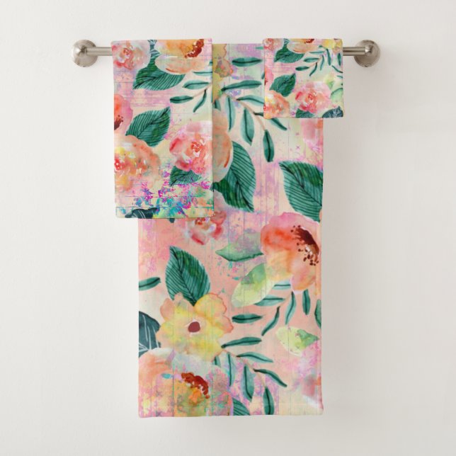 Ensemble de serviettes à motifs floraux de corail (En situation)