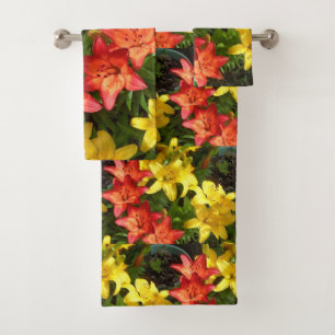 Ensemble de serviettes conçues avec des fleurs de 