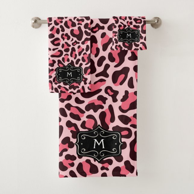 Ensemble de serviettes de bain à monogramme et imp (En situation)