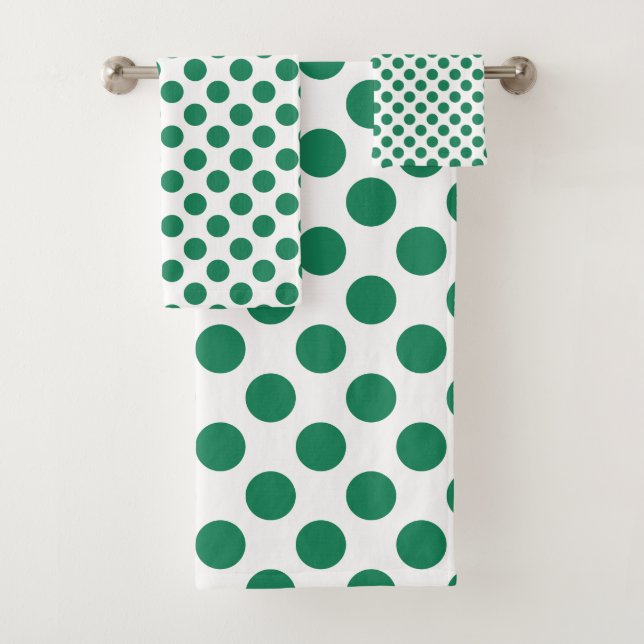 Ensemble de serviettes de bain à pois verts person (En situation)