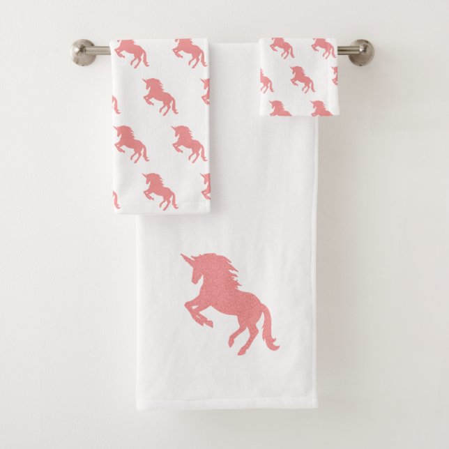 Ensemble de serviettes de bain en licorne rose (En situation)