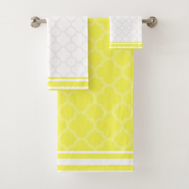 Ensemble de serviettes de bain en quatrefoil jaune (En situation)
