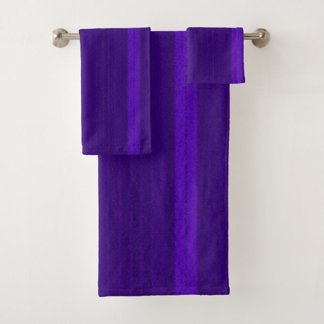 Ensemble de serviettes de bain en rayures violette (En situation)