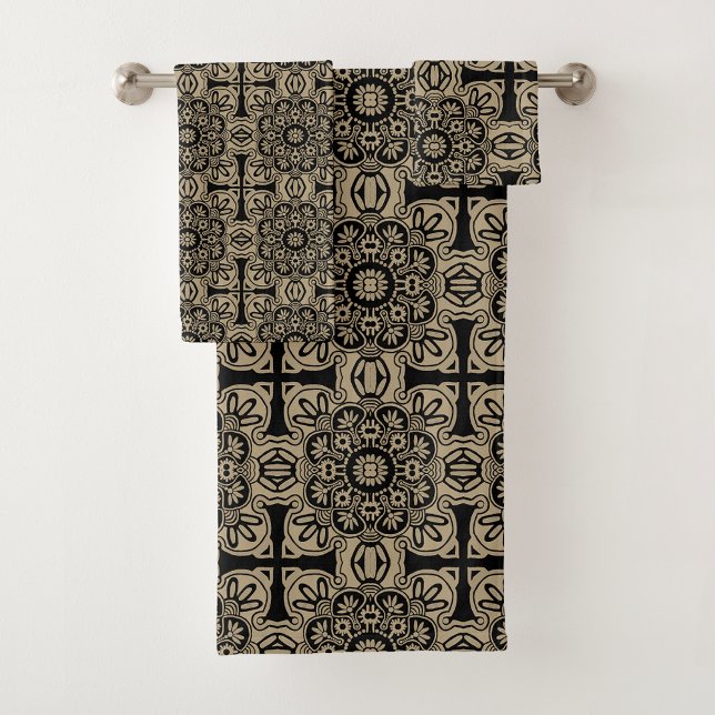 Ensemble de serviettes de bain Tribal Noir et Tan (Bath Towel with black and tan geometric tribal pattern.)