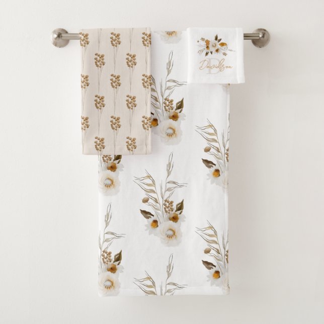 Ensemble de serviettes monogrammées à motif floral (En situation)