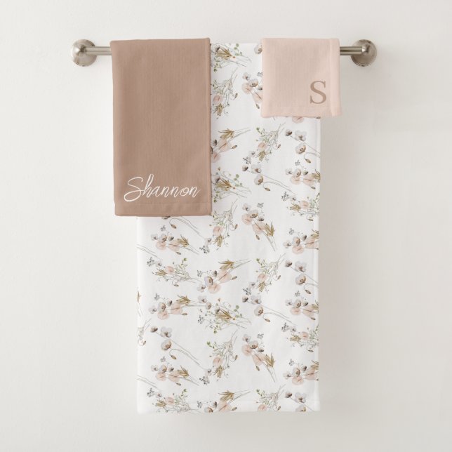 Ensemble de serviettes monogrammées à motif floral (En situation)