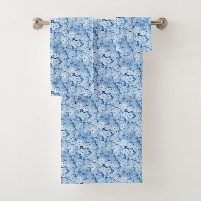 Ensemble floral de serviette d'hortensias bleus (En situation)