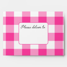 Enveloppe rose à carreaux avec boîte d'adresse de