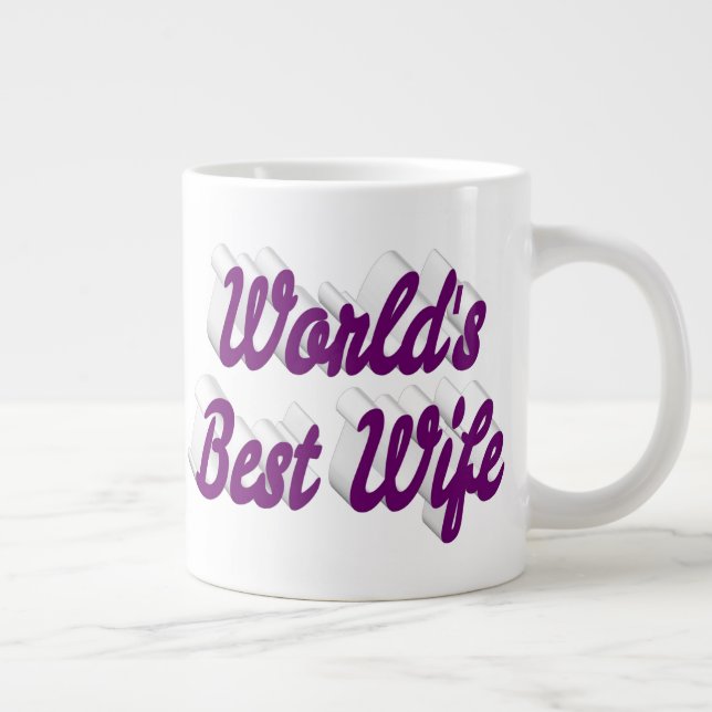 Épouse avec une énorme tasse de café à moitié text (Droite)