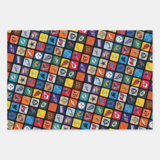 Équipe de football enveloppant du papier