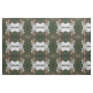 Escargot de jardin et tissu à motifs carnation bla