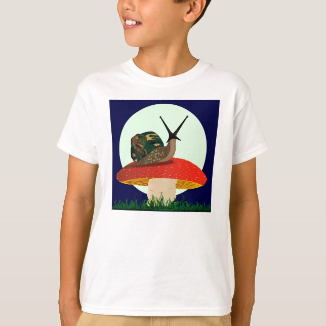 Escargot sur un T-shirt de champignon (Devant)