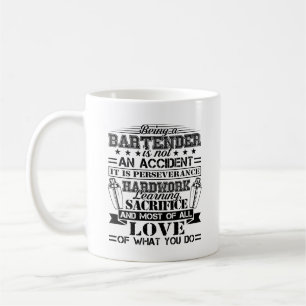 Étant une tasse de barman