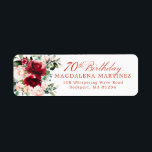 Étiquette 70th Birthday Party Floral Return Adresse Label<br><div class="desc">Cette belle étiquette d'adresse de retour fleurie rose et rose rosée ajoute une touche élégante à votre enveloppe d'invitation de 70e anniversaire. 70e anniversaire est écrit en calligraphie classique. L'adresse se trouve dans une police de coordination verticale. Cet article fait partie de la collection Red Rose Pink Peony. Il contient...</div>
