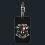 Étiquette À Bagage Ancien combattant américain personnalisé Fière Vet<br><div class="desc">Drapeau Vétérinaire Américain Fière Vet USA avec des soldats avec armes à feu et Drapeau américain design. Personnalisé avec votre nom,  texte personnalisé et emplacement! Un cadeau parfait pour cette personne spéciale dans votre vie!</div>
