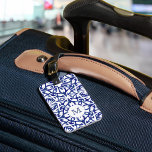 Étiquette À Bagage Aquarelle bleue et blanche Carrelage espagnol Mono<br><div class="desc">Notre étiquette de bagages en monogramme bleu et blanc méditerranéen vous permet de repérer facilement votre sac sur le carrousel ! Le design présente un motif espagnol classique en tuiles bleu cobalt et blanc aquarelles. Ajoutez un seul monogramme initial à l'avant et vos coordonnées complètes sur le côté opposé. Pour...</div>