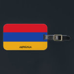 Étiquette À Bagage Arménie Nationale Drapeau Patriotique<br><div class="desc">Drapeau national arménien Bagage patriotique Tag avec le drapeau arménien imprimé sur l'un des côtés du tag. Le nom du pays écrit avec la police vibrante est intégré dans la conception du fond. Le texte est entièrement personnalisable à l'aide de la fonction "Customiser !". L'autre côté de la balise est...</div>